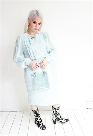 VINTAGE 50S EGG SHELL BLUELONG SLEEVED DRESS