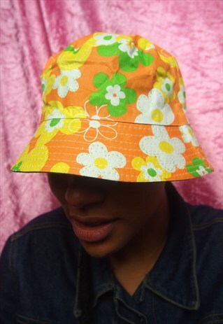ORANGE DAISY FLORAL BUCKET HAT