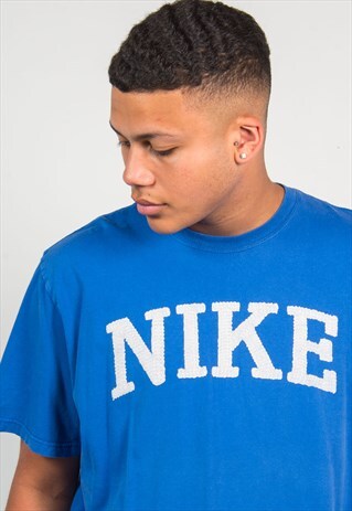 NIKE T-SHIRT SPELLOUT PRINT