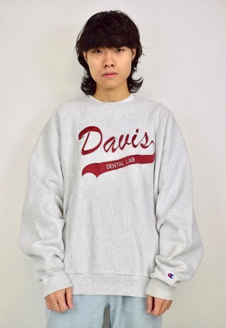 VINTAGE 90S CHAMPION 'DAVIS' LIGHT GREY SWEATSHIRT