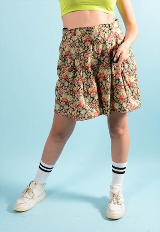 VINTAGE FLORAL SHORTS