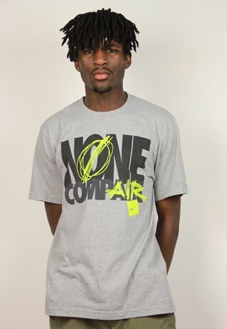 VINTAGE NIKE TSHIRT