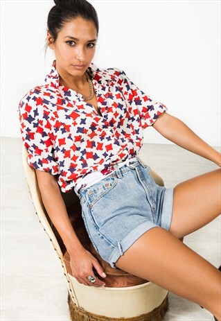 VINTAGE 80S LEVI'S MOM HIGH WAISTED "LIGHT-WASH"DENIM SHORTS