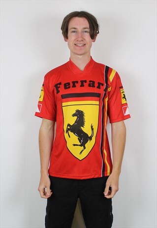 VINTAGE FERRARI FOOTBALL SHIRT IN RED WITH EMBROIDERED LOGO.