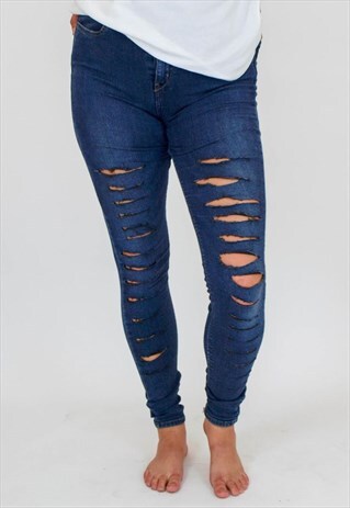VINTAGE DISTRESSED LEVI'S JEANS