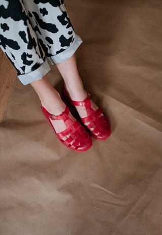VINTAGE 90S RED JELLY SANDALS