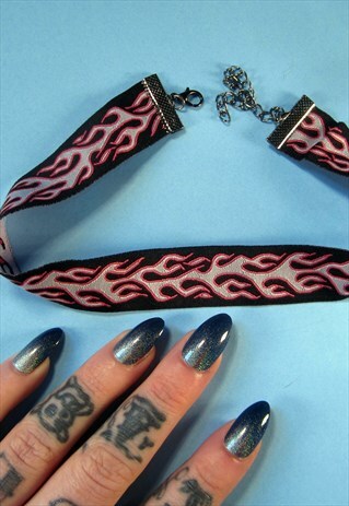 PINK 90S FLAME Y2K FESTIVAL CHOKER