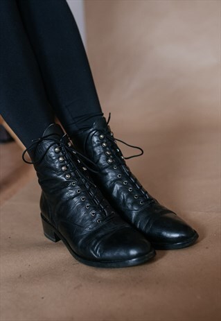 VINTAGE 90S BLACK LEATHER LACE UPS