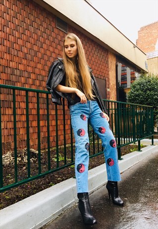 HIGHWAISTED JEANS IN BLUE WITH YING&YANG