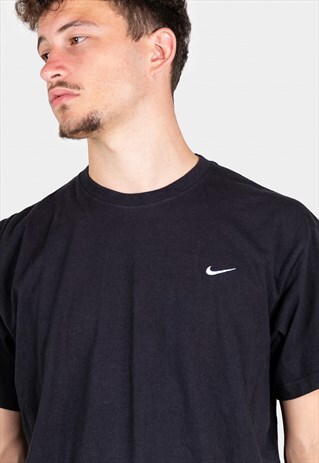 VINTAGE 90S NIKE SPORT T-SHIRT / S3400