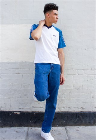 90'S VINTAGE FILA UNISEX SPORTS T-SHIRT IN WITH LOGO