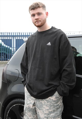 VINTAGE ADIDAS ESSENTIALS BAGGY BLACK SWEATER