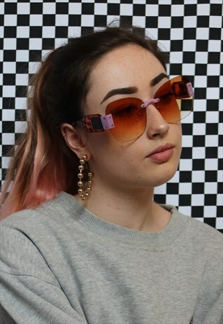 DREAMING OVERSIZE SUNGLASSES WITH OMBRE LENSES
