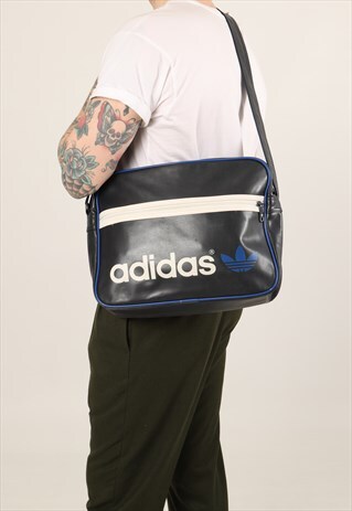 VINTAGE ADIDAS MESSENGER BAG