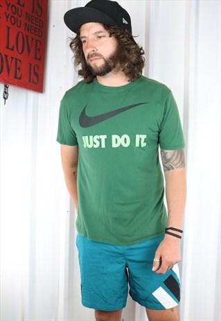 VINTAGE NIKE OVERSIZED T SHIRT