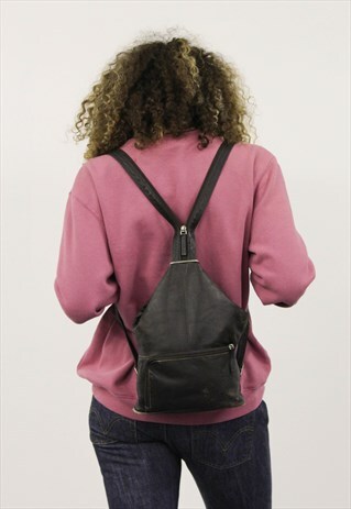 VINTAGE BROWN LEATHER RUCKSACK
