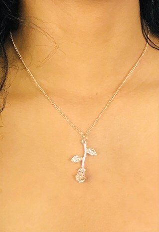 THE ENCHANTED ROSE PENDANT NECKLACE