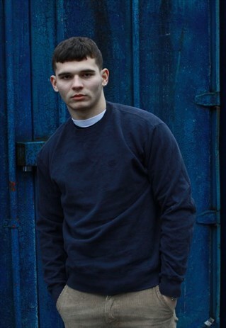 VINTAGE NAVY CHAMPION SWEATSHIRT
