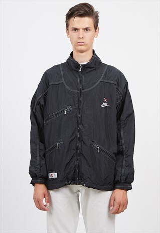 VINTAGE BLACK NIKE WINDBREAKER JACKET