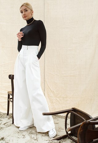 PLEATED PALAZZO PANTS IN WHITE