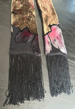 70'S VINTAGE VELVET BLACK FLORAL SKINNY TASSEL SCARF