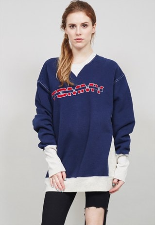 VINTAGE 90'S SUPER OVERSIZED TOMMY HILFIGER SWEATER