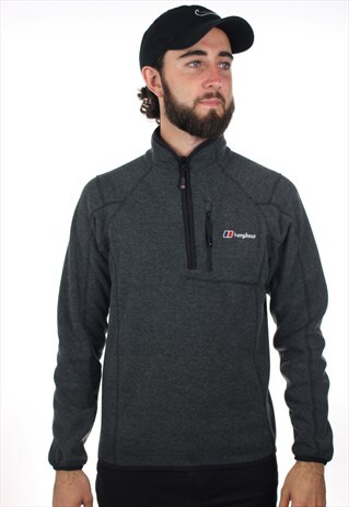 VINTAGE BERGHAUS 1/4 ZIP FLEECE TOP