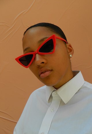 RED TRIANGLE CAT EYE SUNGLASSES