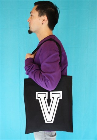 V INITIAL TOTE BAG