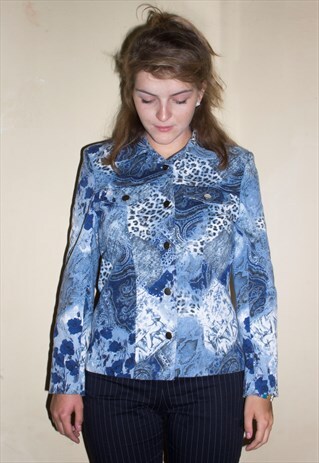 VINTAGE 00S CRAZY ANIMAL PRINT JACKET IN BABY BLUE