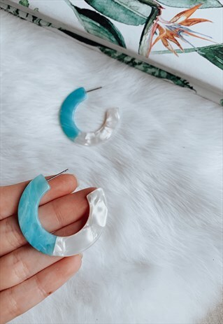 BLUE AND WHITE MARBLE FLAT HOOP RESIN EARRING