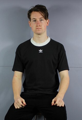 VINTAGE ADIDAS T-SHIRT IN BLACK WITH EMBROIDERED AND PRINTED