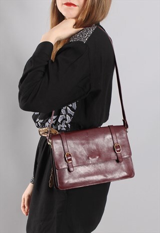VINTAGE 60S MAROON LEATHER BUCKLE MESSENGER SATCHEL HANDBAG