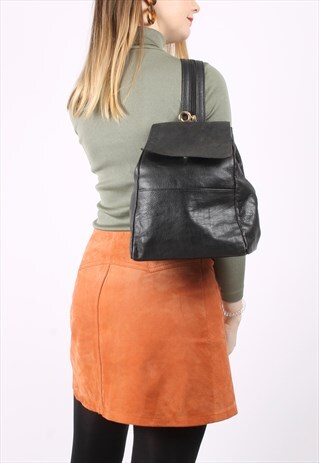 VINTAGE 90S BLACK LEATHER SQUARE BACKPACK