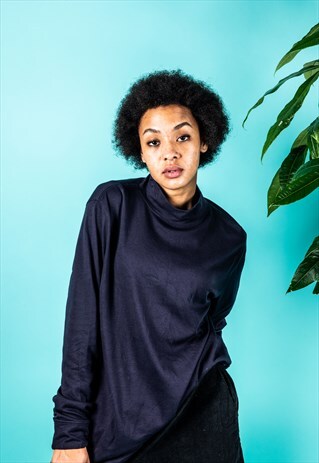 VINTAGE TURTLE NECK JUMPER IN NAVY BLUE
