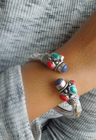 MULTICOLOUR STONE SILVER TWISTY BANGLES