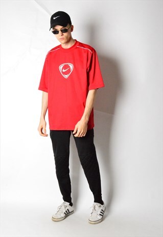 RED NIKE SPORTS TOP