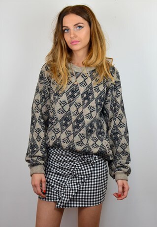 VINTAGE 90S BLACK & GREY PATTERN KNITTED GRANDAD JUMPER