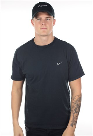 VINTAGE NIKE SMALL LOGO T SHIRT TEE