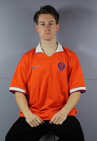 VINTAGE NIKE NETHERLANDS DUTCH FOOTBALL SHIRT IN ORANGE WITH