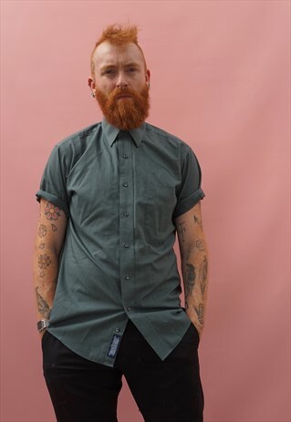 VINTAGE 1990S SHORT SLEEVED SHIRT