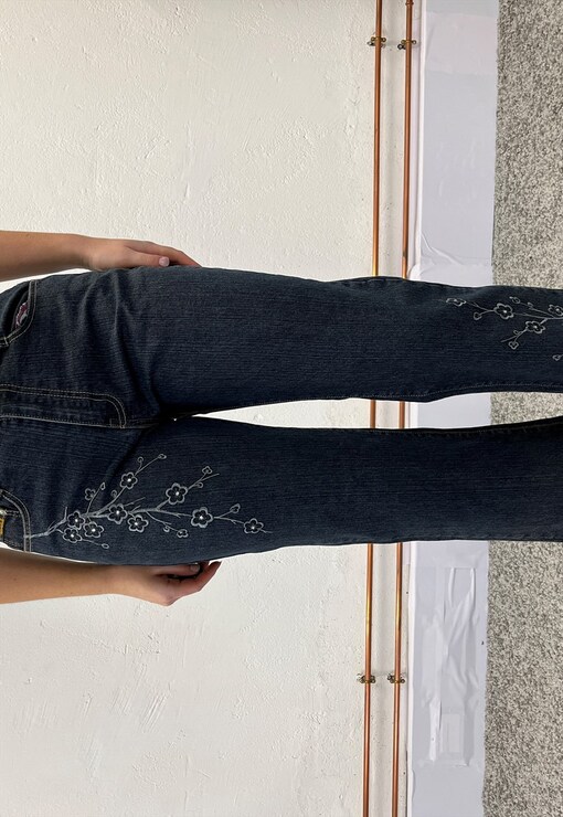 garment image