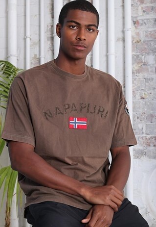 VINTAGE NAPAPIJRI BIG LOGO SPELLOUT T-SHIRT BROWN