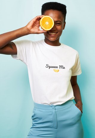 SQUEEZE ME EMBROIDERED WHITE SLOGAN T-SHIRT