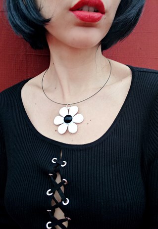 90'S SPAGHETTI DAISY COLLAR