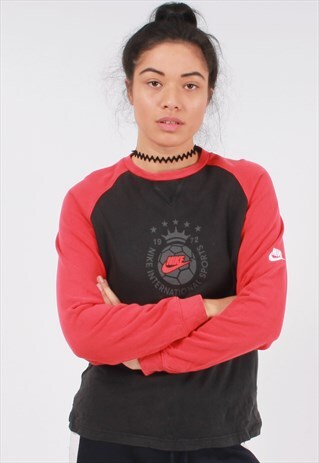 VINTAGE NIKE SWEATSHIRT