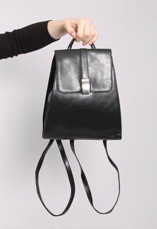 VINTAGE 80S BLACK FAUX LEATHER BOX BACKPACK RUCKSACK