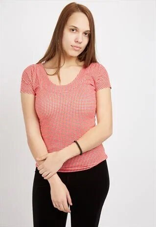 VINTAGE RED BENNETON TOP