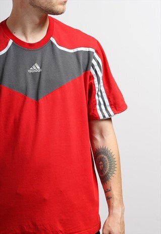 VINTAGE ADIDAS T-SHIRT