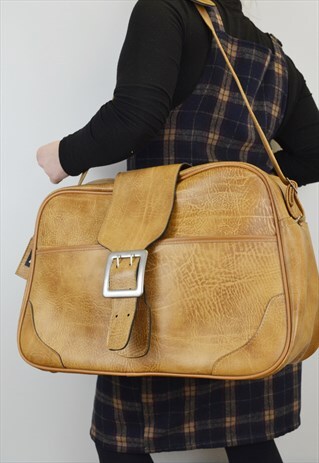 VINTAGE 70S LARGE VINYL LEATHER CABIN BAG TAN